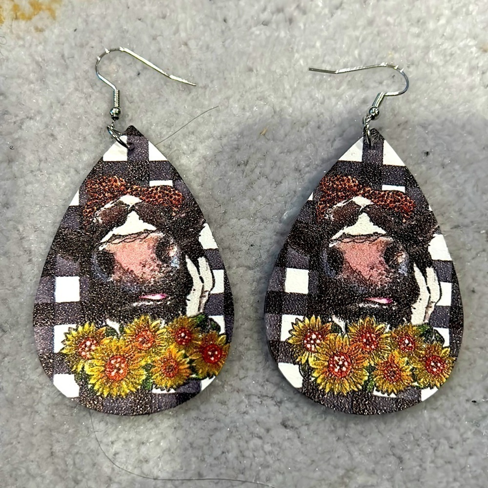 NWOT Country Farm Cow Sunflower teardrop earring pierced ears